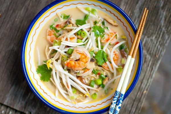 noodles de coco e camarão