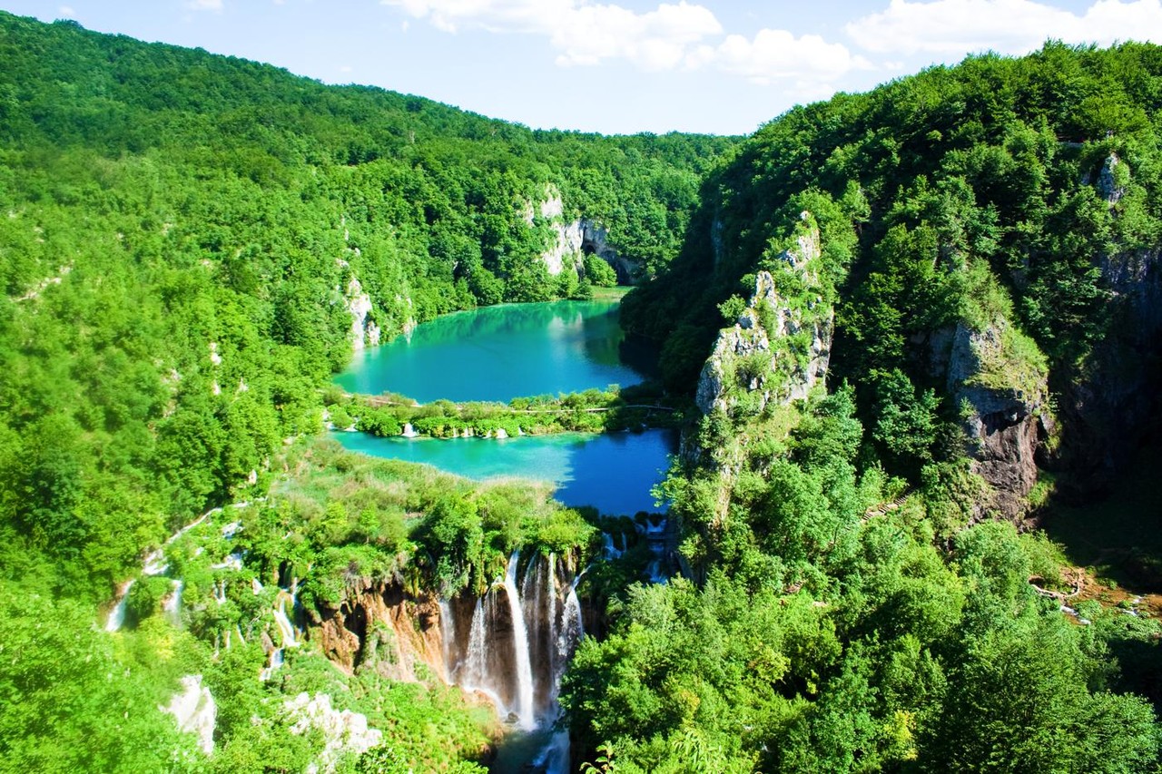 Plitvice-Lakes-National-Park-Croatias.jpg