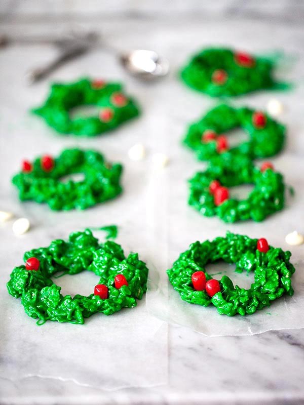 Peppermint-Christmas-Wreaths-FoodieCrush-005.jpg