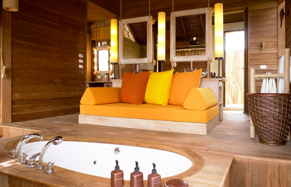 deluxe_pool_villa_bathroom.jpg