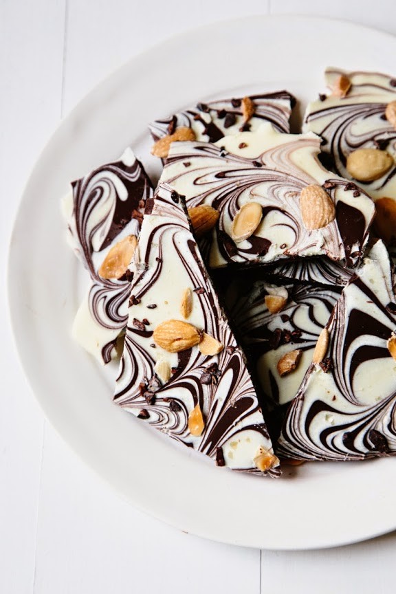 best-chocolate-bark-recipe-with-toppings.jpg