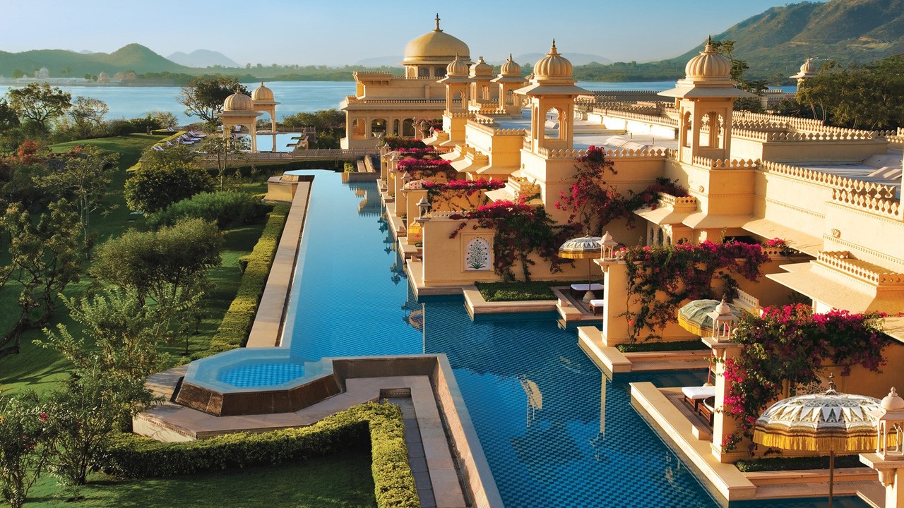 The_Oberoi_Udaivilas_-_Semi_private_pools.jpg