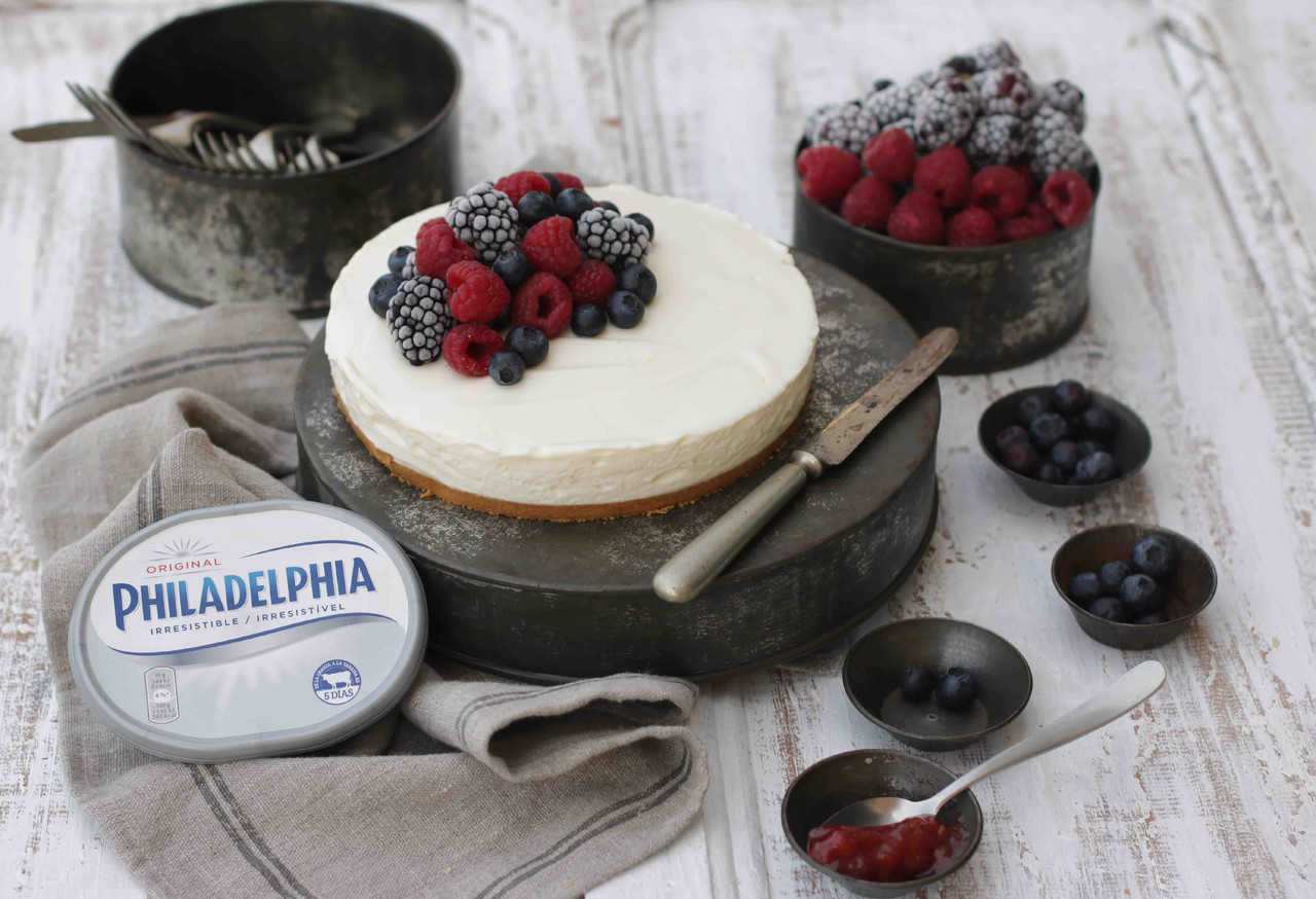 Cheesecake de forno com frutos vermelhos