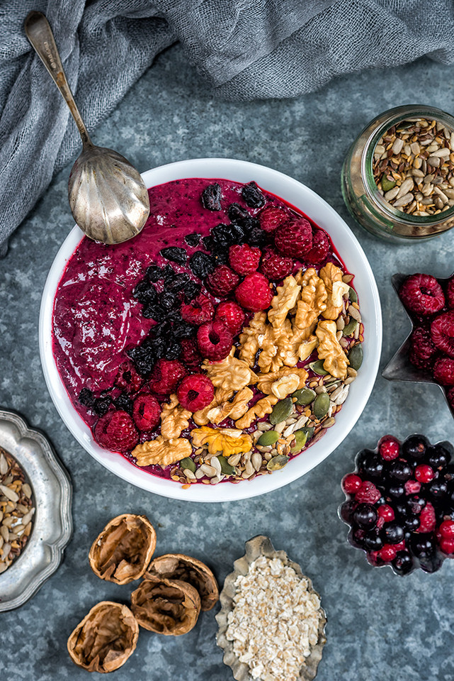 Berry_smoothie_bowl_1.jpg