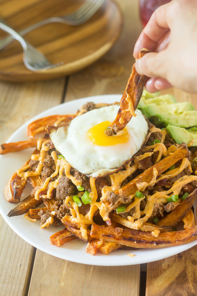loaded-chili-sweet-potato-fries-9.jpg