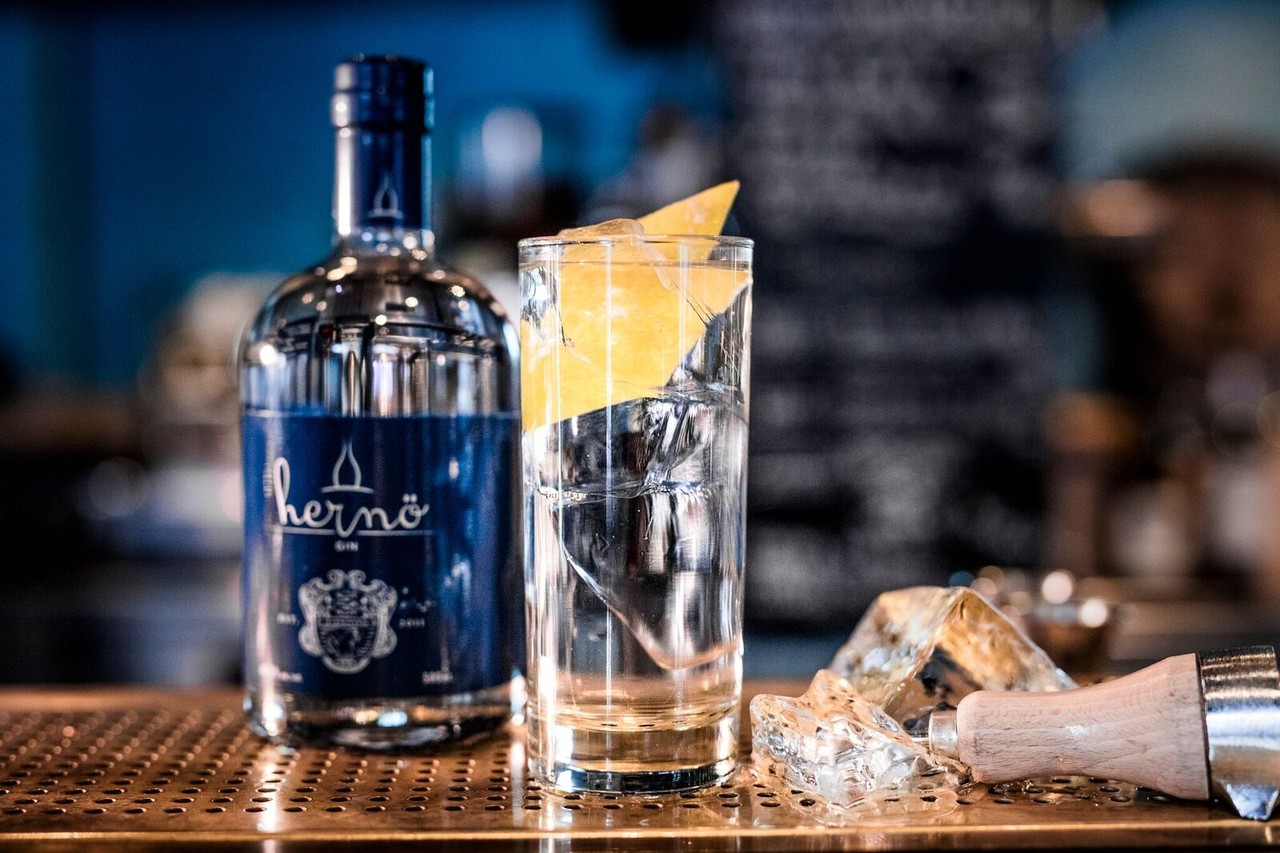 hernrogin_gin_tonic.jpg