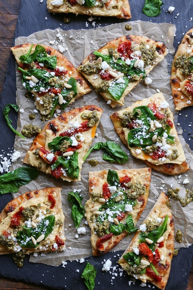 hummus_flatbread_sun_dried_tomato_spinach_pesto.jp