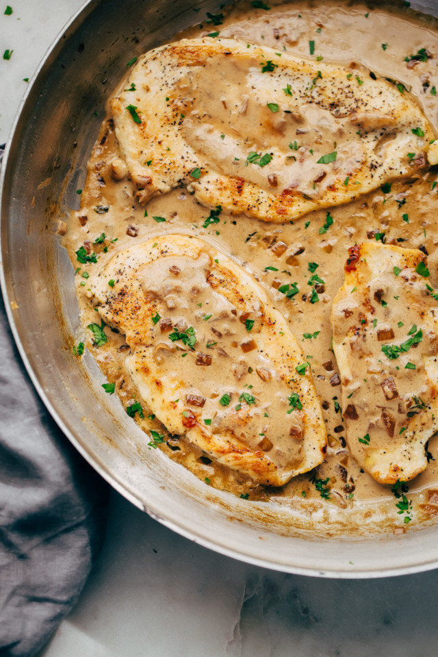 Skillet-Chicken-with-Balsamic-Caramelized-Onion-Cr