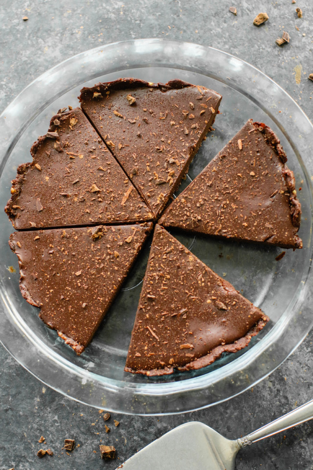 6-Ingredient-Vegan-Gluten-Free-Chocolate-Pie-9.jpg