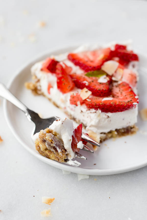 vegan-strawberry-coconut-cream-pie-18.jpg