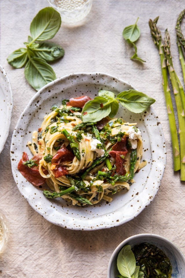 Spicy-Pesto-Asparagus-and-Ricotta-Pasta-with-Crisp