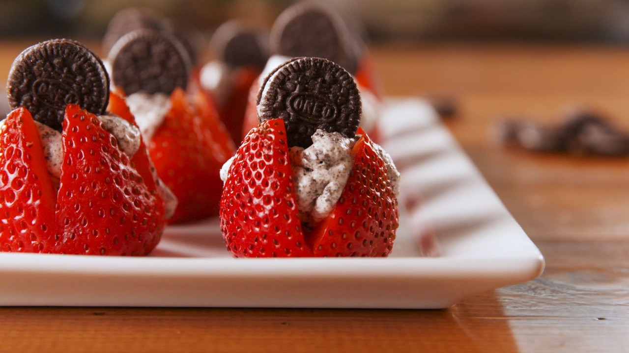 delish-oreogasm-strawberries-still003-1531433869 (