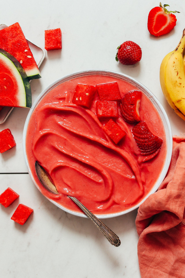 CREAMY-Strawberry-Watermelon-SORBET-5-minutes-4-in