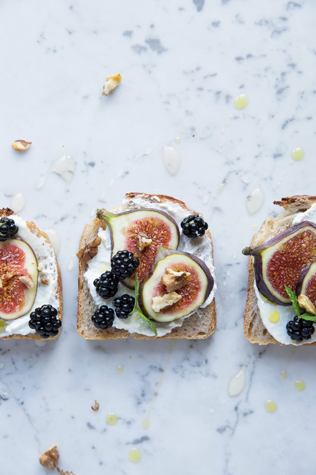 dagmars_kitchen_fig_toast_1-2.jpg