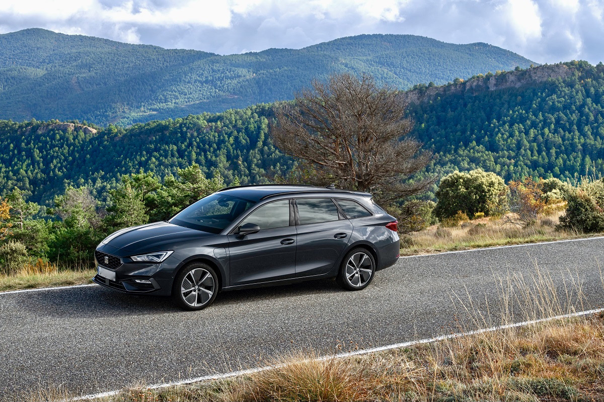 New-SEAT-Leon-e-HYBRID_15_HQ 2.jpg