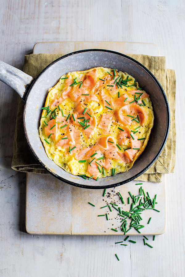 fast-800-diet-summer-recipes-smoked-salmon-omelett