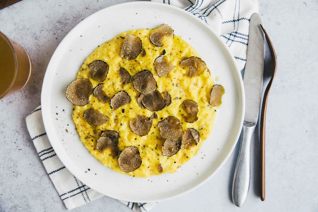 scrambled-eggs-with-truffles-1-jernejkitchen.jpg