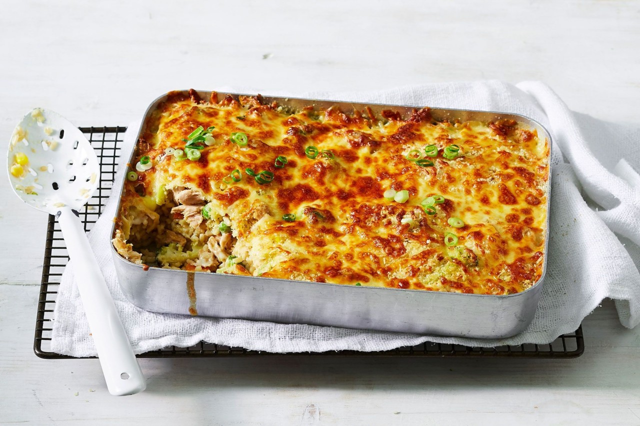 10-minute-tuna-mornay-pasta-bake-158070-3.jpeg