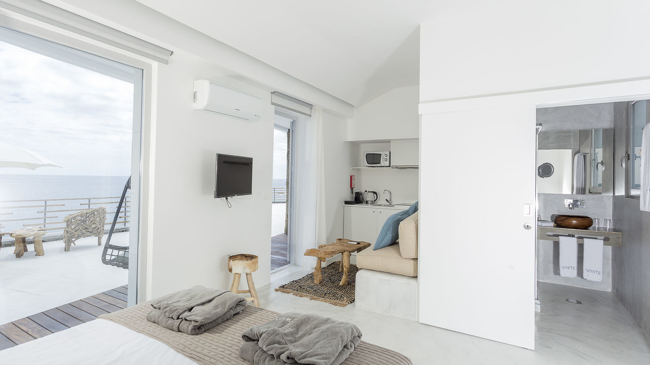 white-exclusives-suites-amp-villas-galleryjunior-s