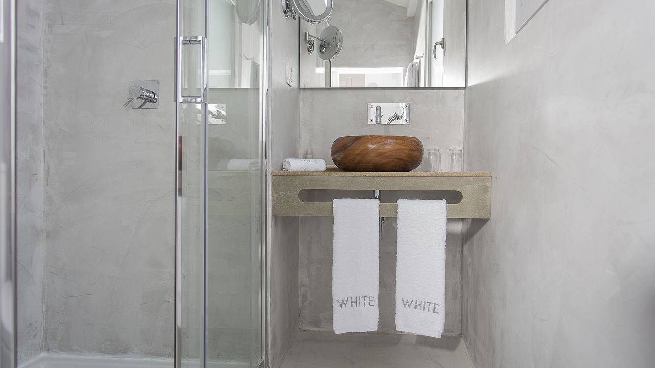 white-exclusives-suites-amp-villas-galleryjunior-s