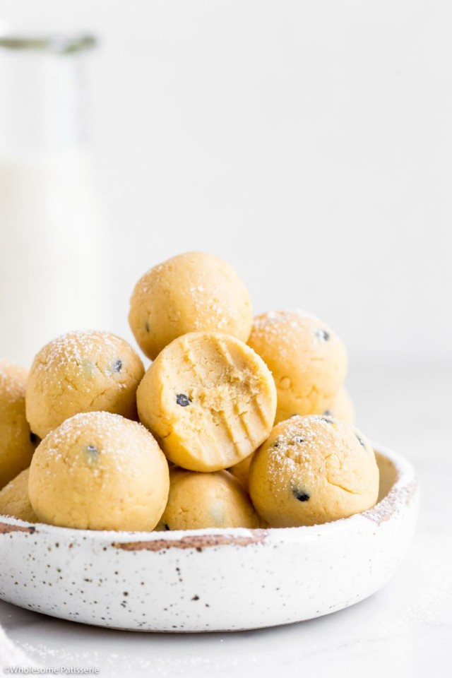 Passionfruit-cheesecake-truffles-3-ingredients-veg