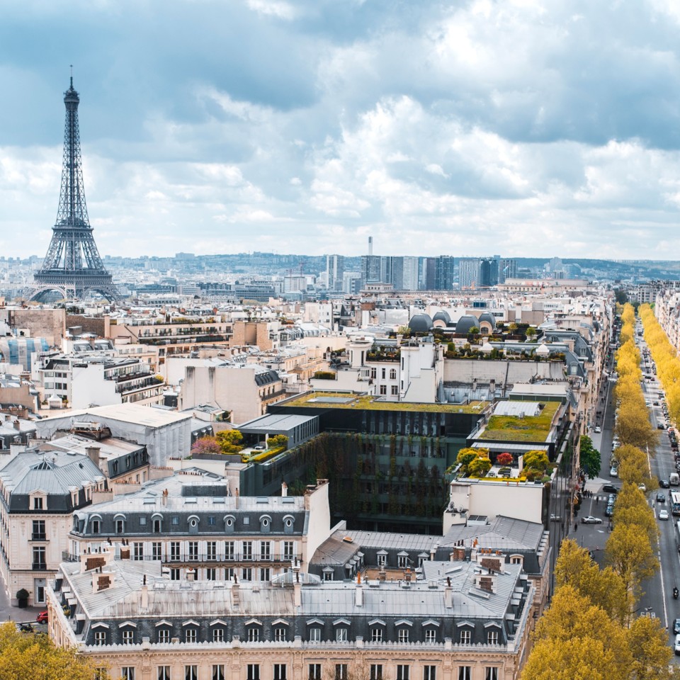 Eiffel-Tower_GettyImages-1167002032.jpg