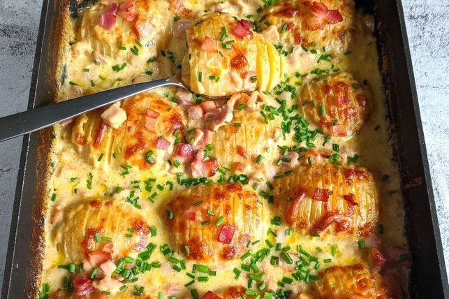 hasselbacon-potato-bake-recipe-177218-2.jpeg