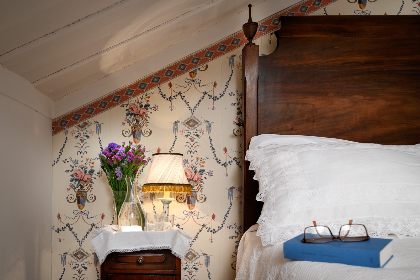 29-quarto-flores casa de santiago.jpg