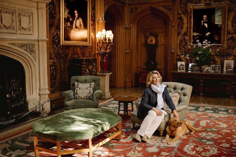 airbnb-x-highclere-castle-lady-carnarvon-02-1568652939.jpg
