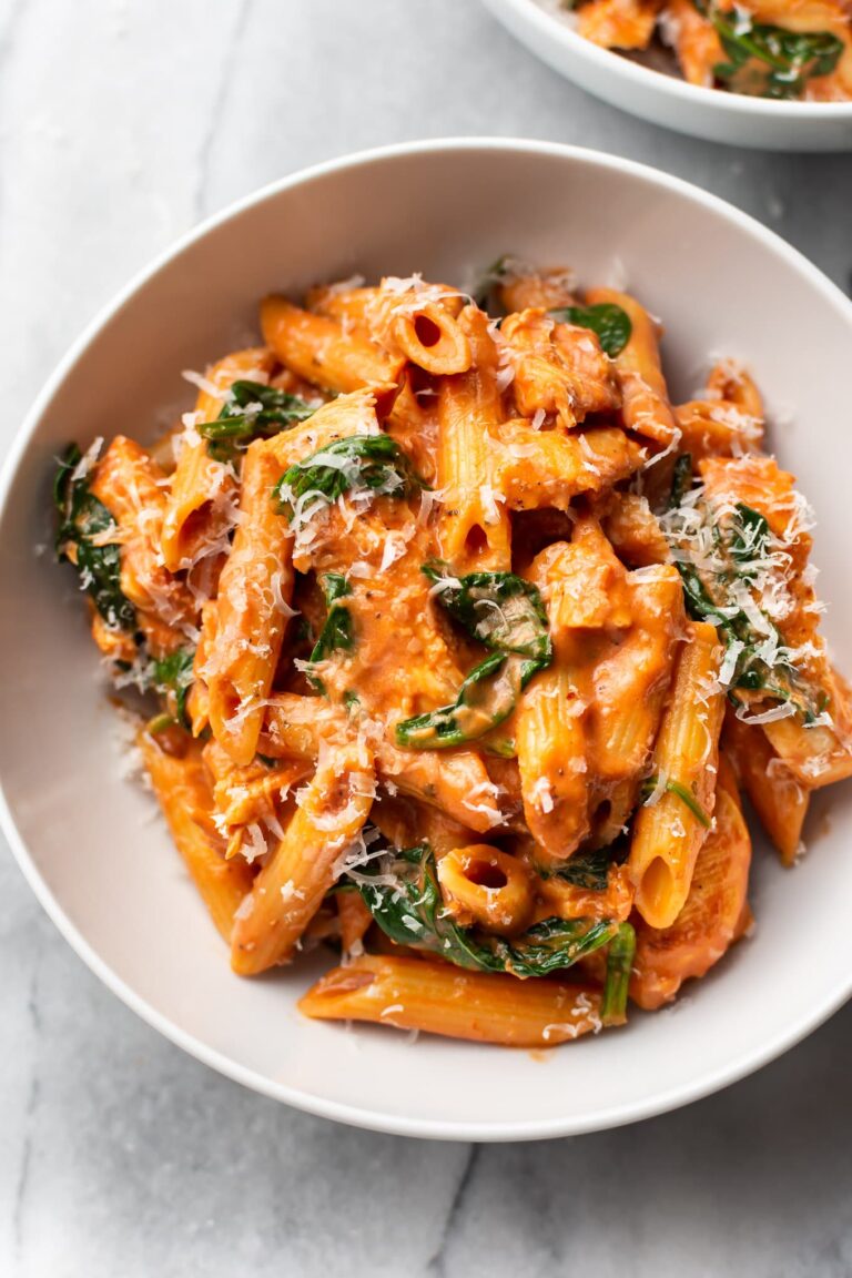 massa com frango e molho de tomate, a receita mais fácil para o seu jantar