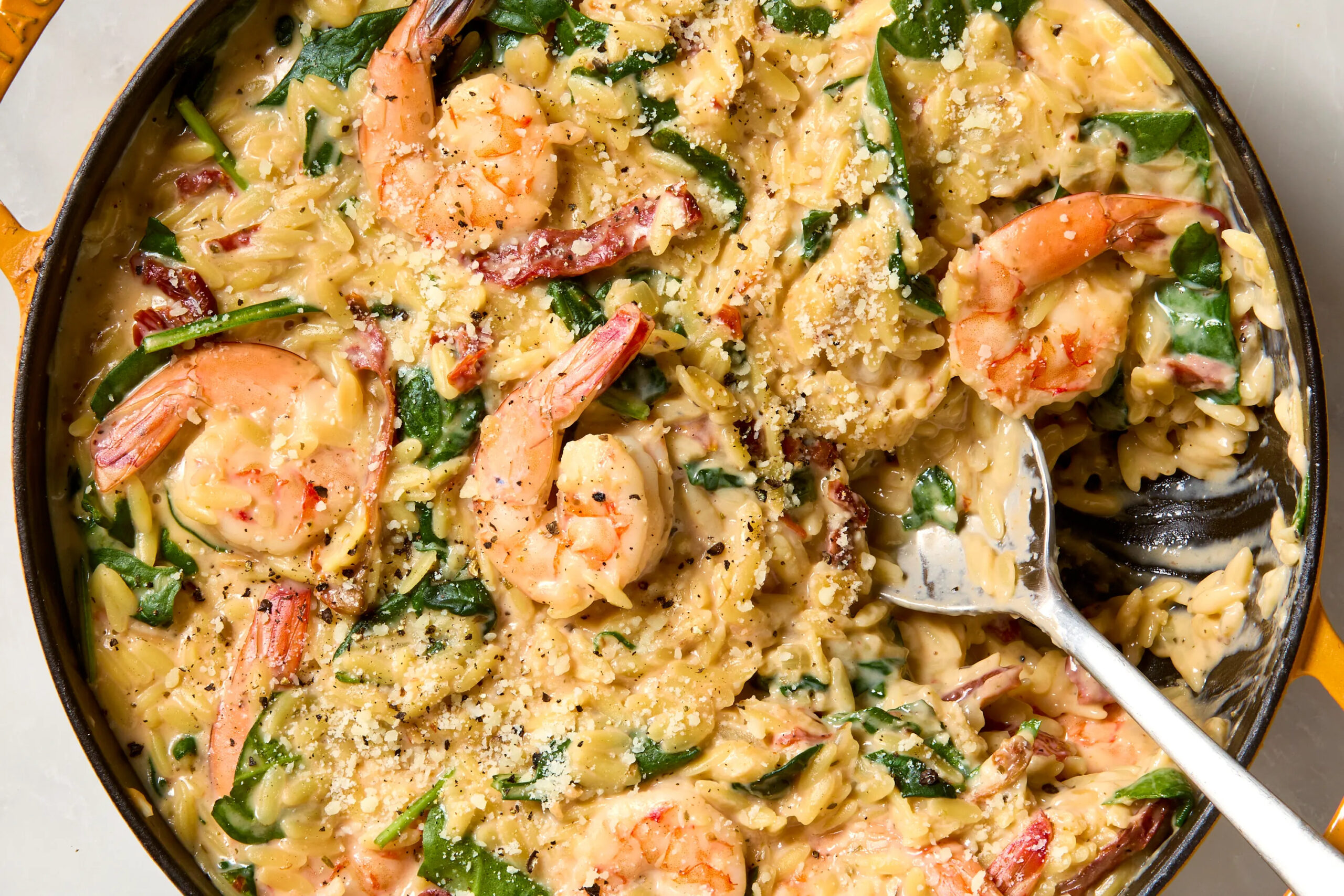 massa orzo com camarão