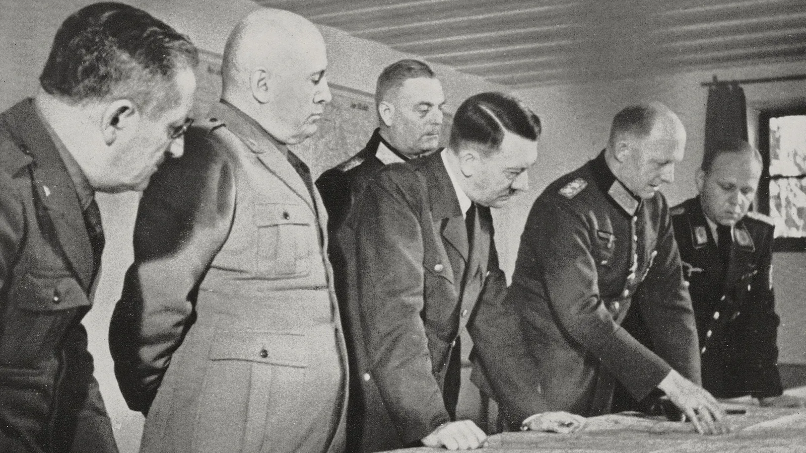 adolf hitler na toca do lobo