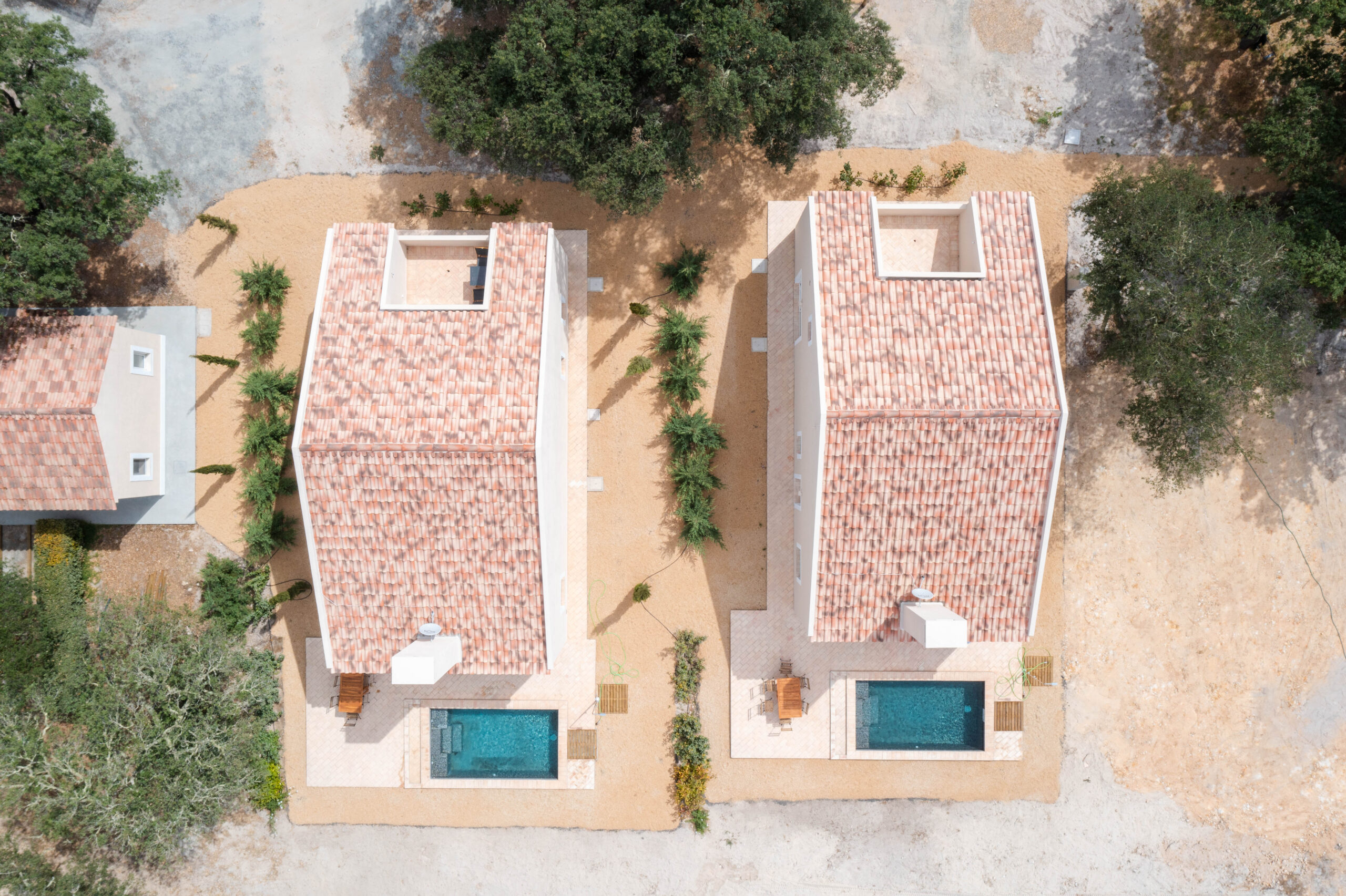 imagem aérea de duas das villas