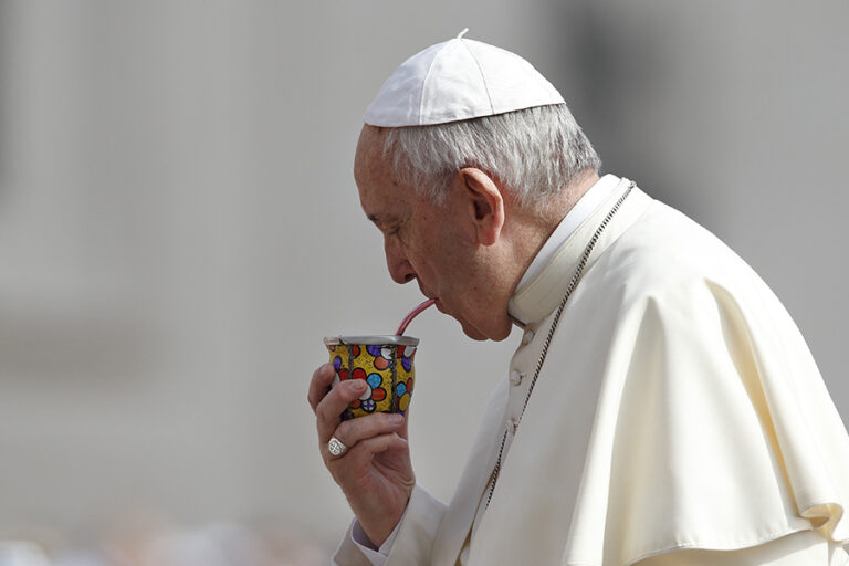 POPE AUDIENCE DRINKS
