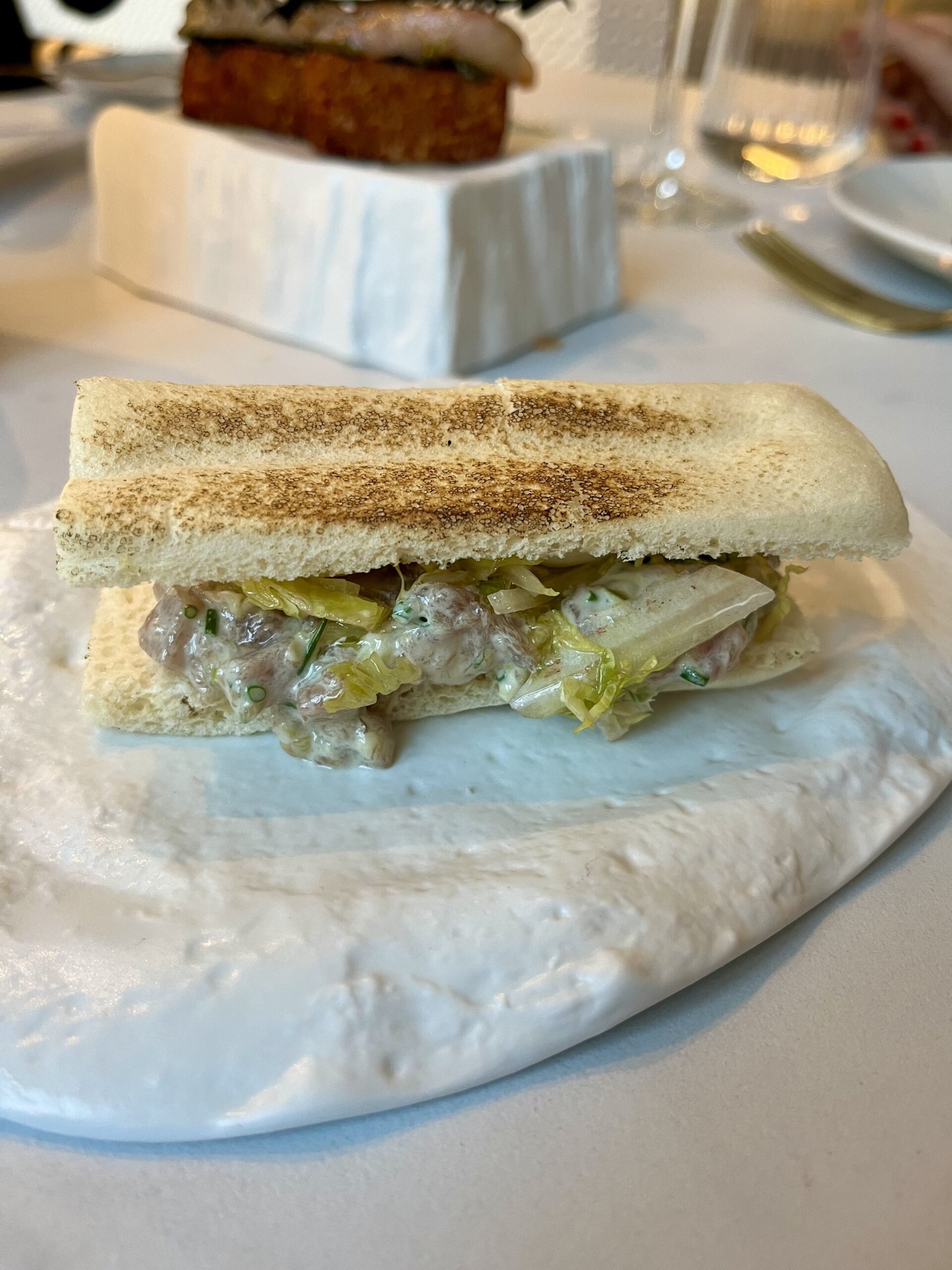 “sanduíche” de barriga de atum