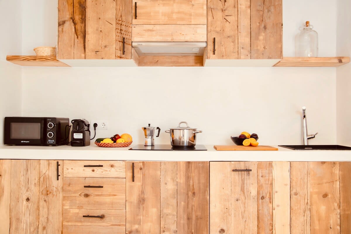 a cozinha de uma das casas