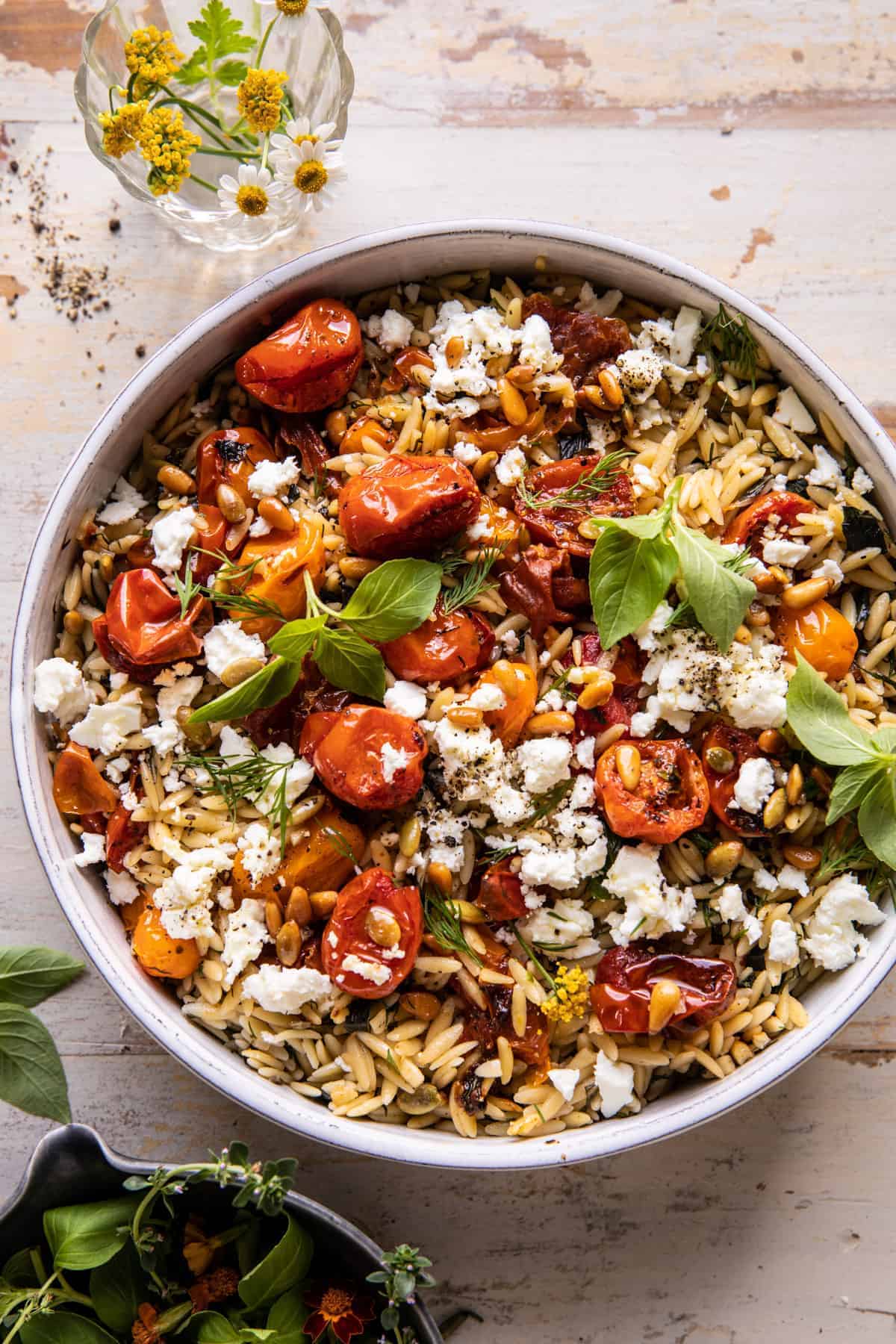 massa orzo com queijo feta e tomate cherry