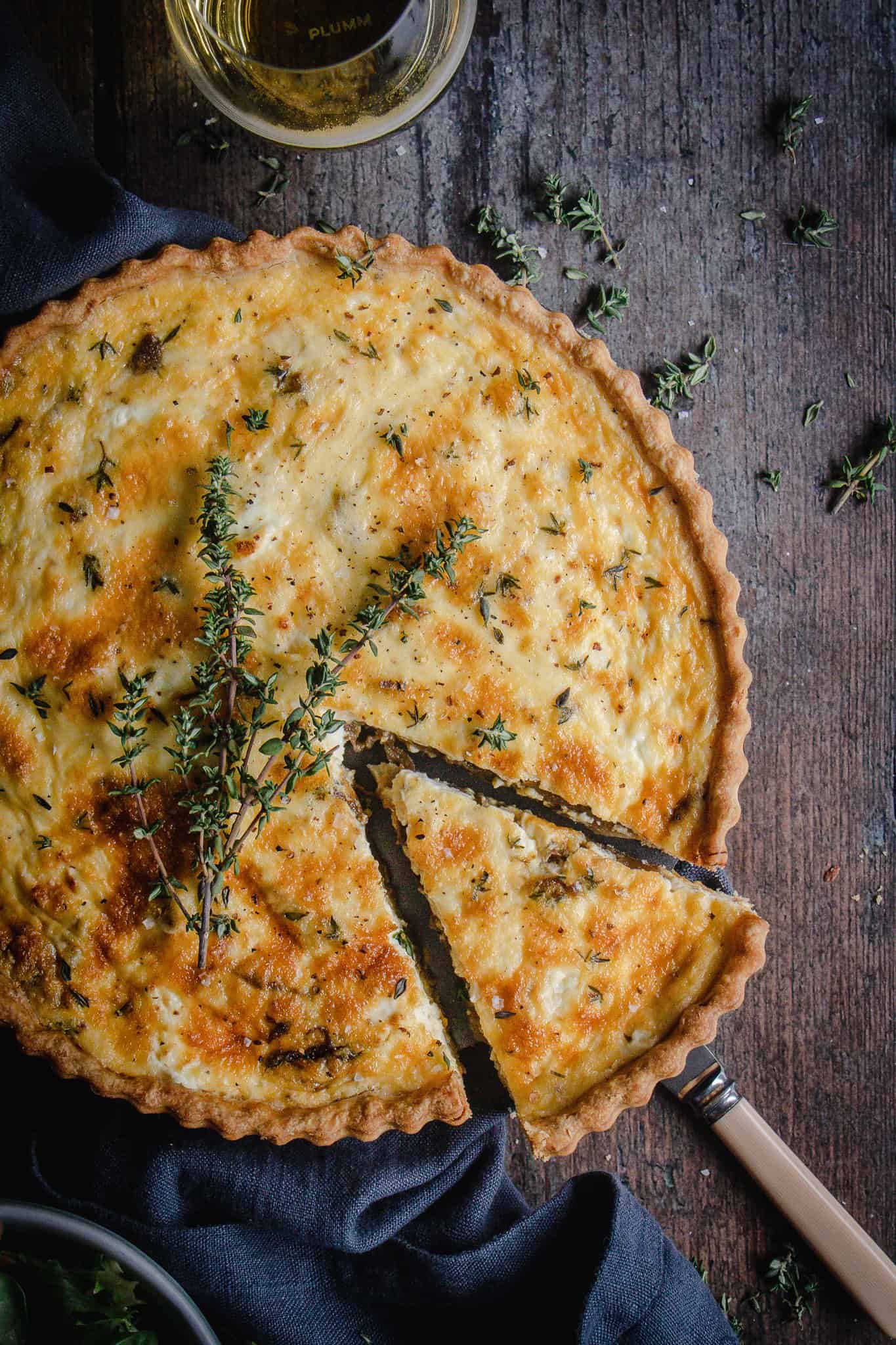 tarte de queijo de cabra com cebola caramelizada