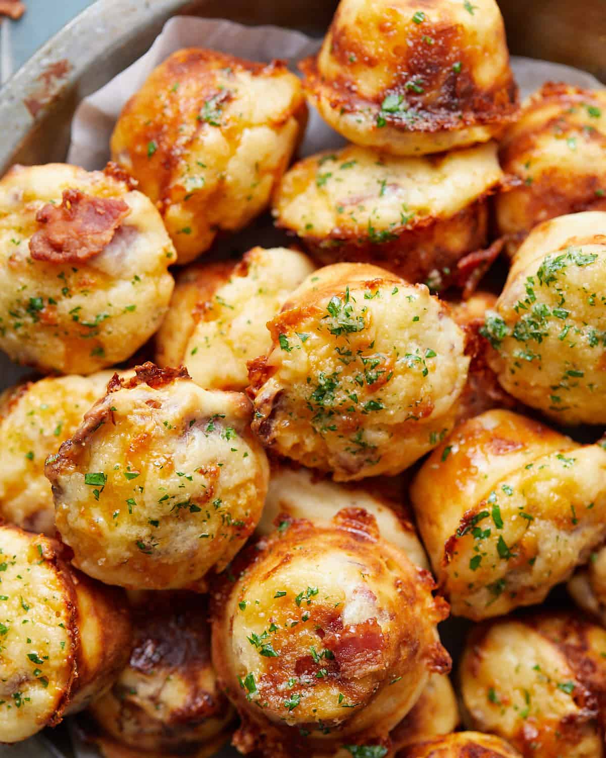 muffins de queijo e bacon