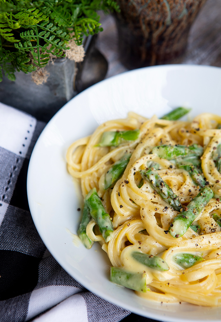 massa com espargos e parmesão