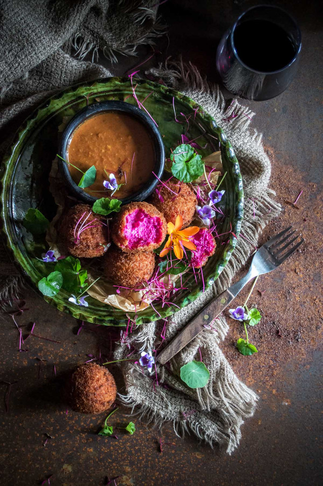 croquetes de queijo cabra e beterraba