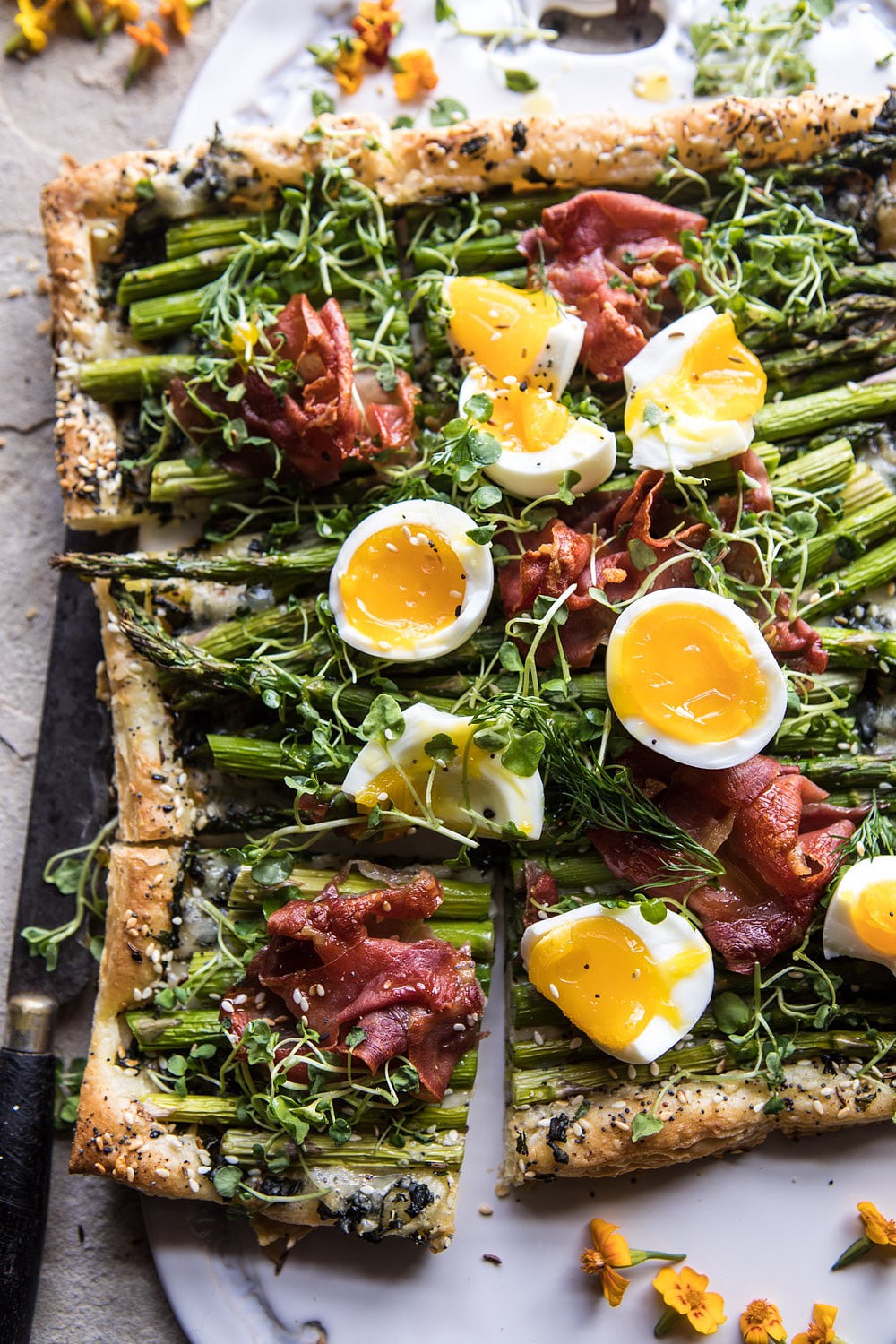 tarte de espargos com ovos e presunto