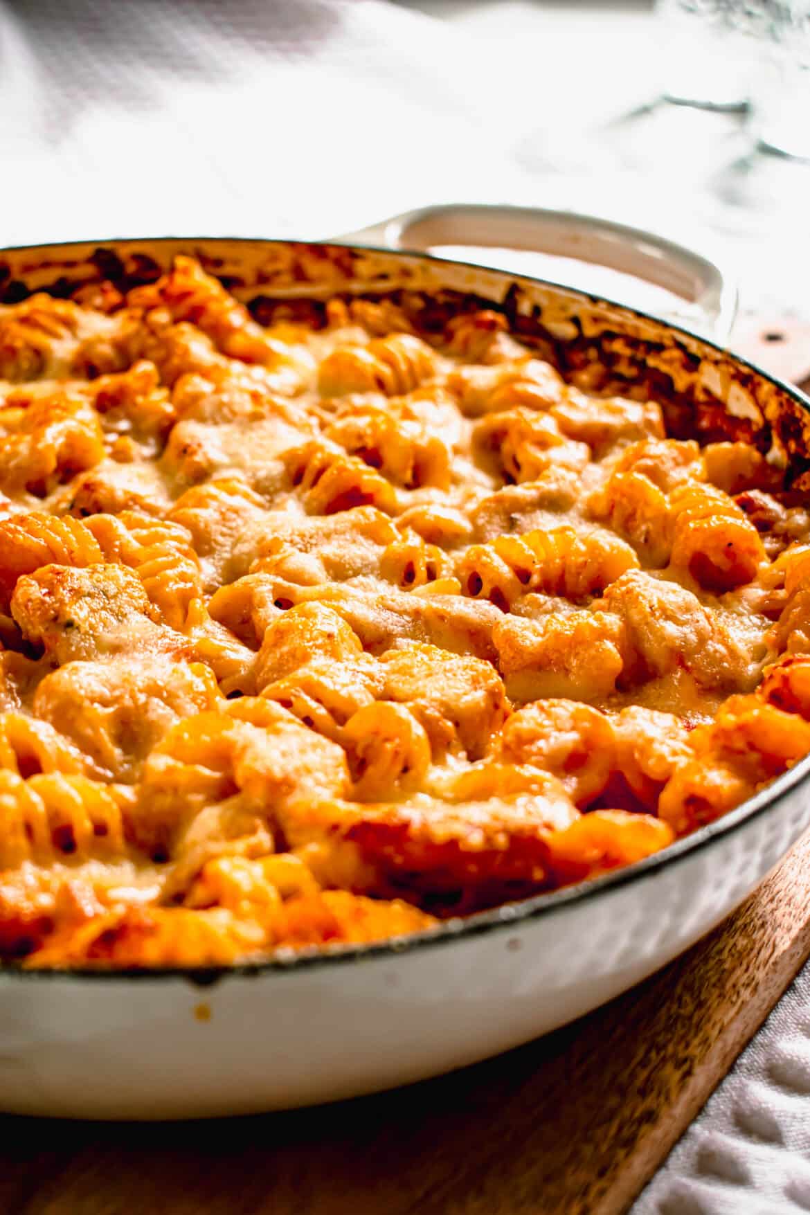 massa com frango e queijo no forno