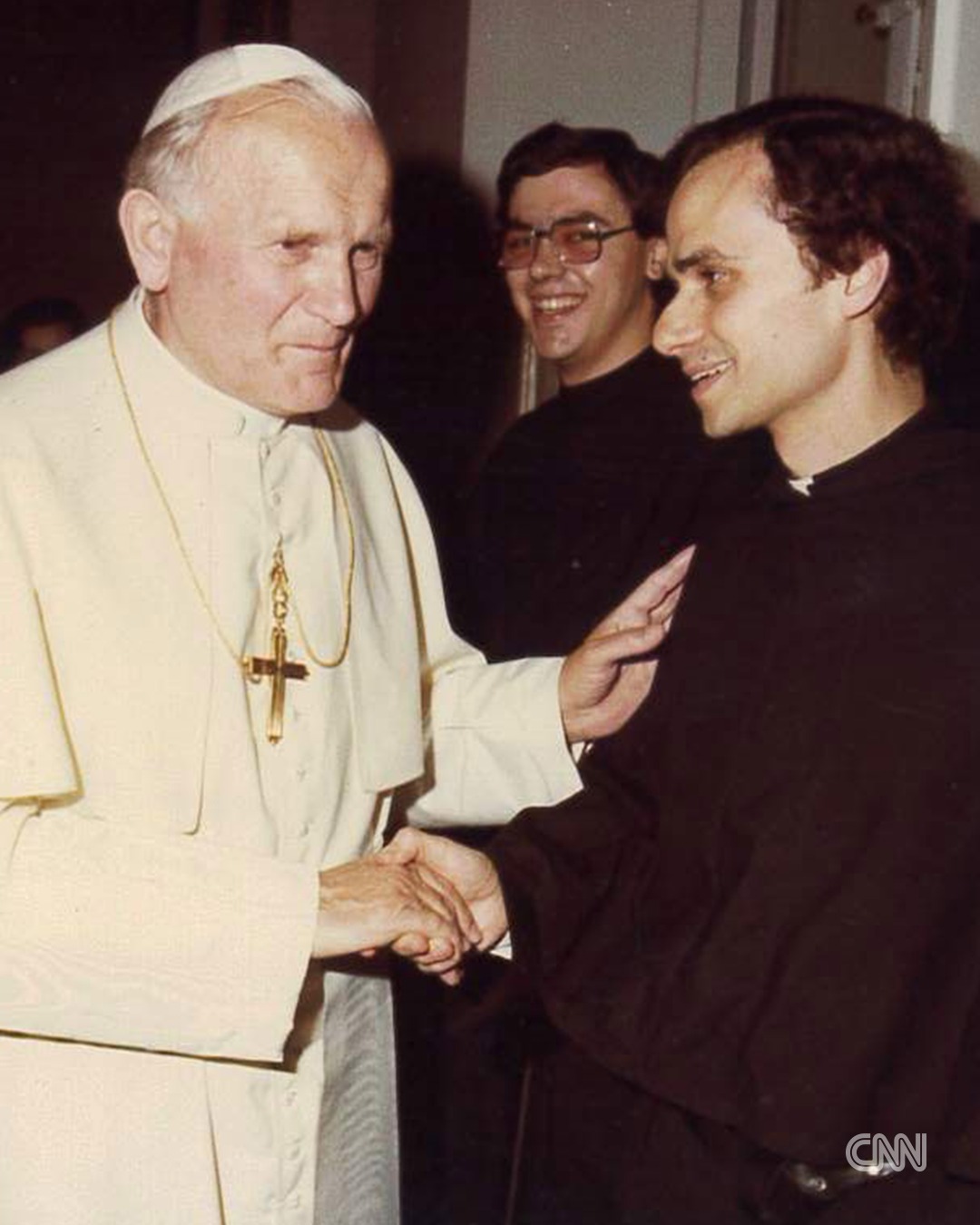 o papa leão xiv com o papa joão paulo ii