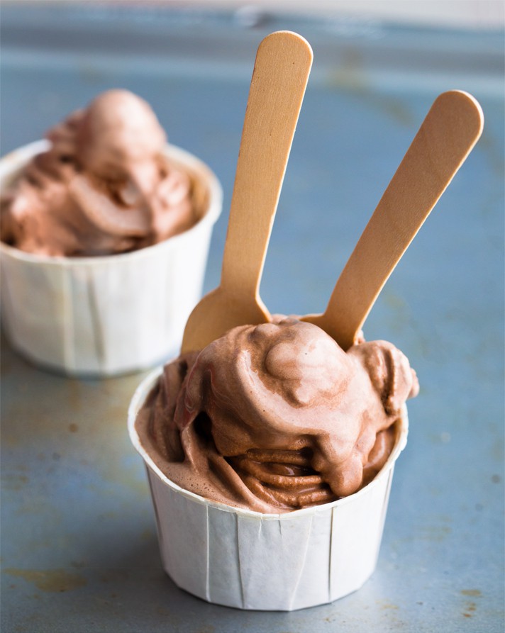 gelado de mousse de chocolate sem açúcar